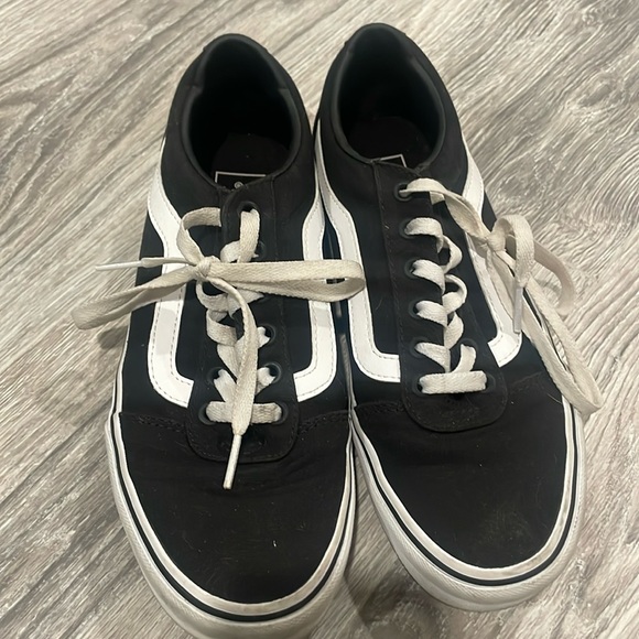 Lightly worn Vans women’s sneakers - Picture 1 of 4